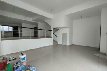 Semi D Cluster 3 Storey D’Impian Tropika, Balakong
