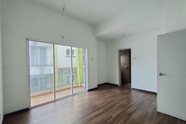 Semi D Cluster 3 Storey D’Impian Tropika, Balakong
