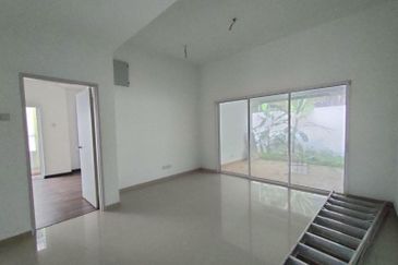 Semi D Cluster 3 Storey D’Impian Tropika, Balakong
