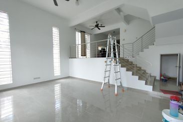 CORNER 3 Storey Terrace D’Impian Tropika, Balakong(Impian Ehsan area)