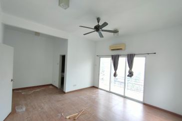 CORNER 3 Storey Terrace D’Impian Tropika, Balakong(Impian Ehsan area)