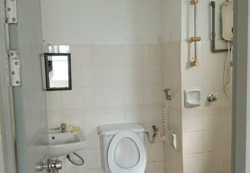 PANTAI HILL PARK , PHASE 2 . FOR SALES BELOW MARKET VALUE