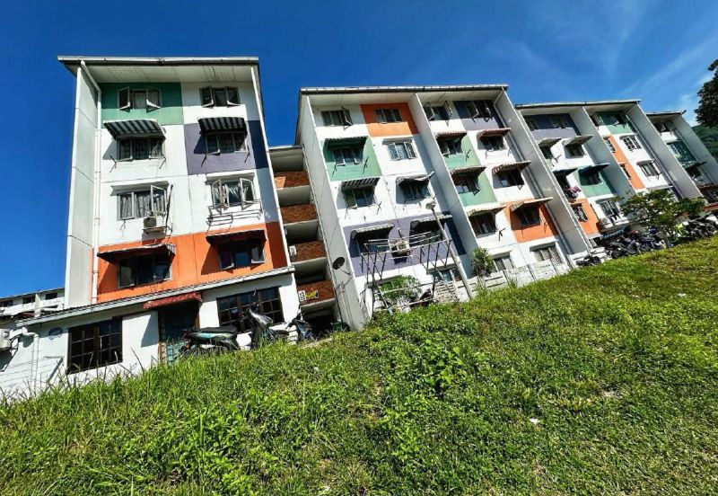 Walk Up Apartment Kelumpuk Melati Level 1 For Sale
