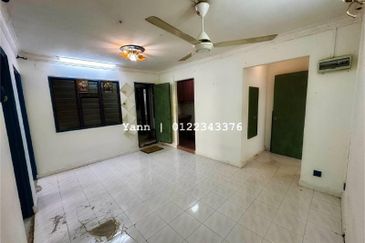 Walk Up Apartment Kelumpuk Melati Level 1 For Sale
