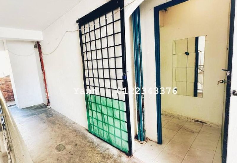 Walk Up Apartment Kelumpuk Melati Level 1 For Sale
