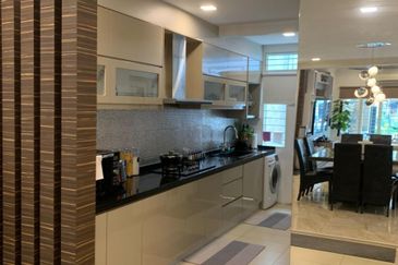 2 storey house Intermediate Taman Ukay Bistari Ampang