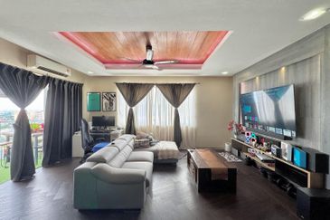 Platinum Hill Condo Pv8