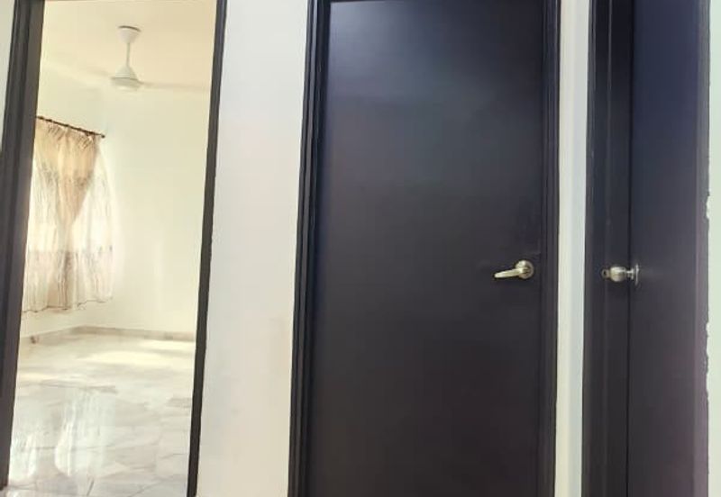 De Tropicana Condominium