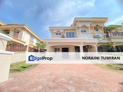 FACING OPEN SEMI D HOUSE @ DKAYANGAN SEK 13 SHAH ALAM, Selangor, Shah Alam