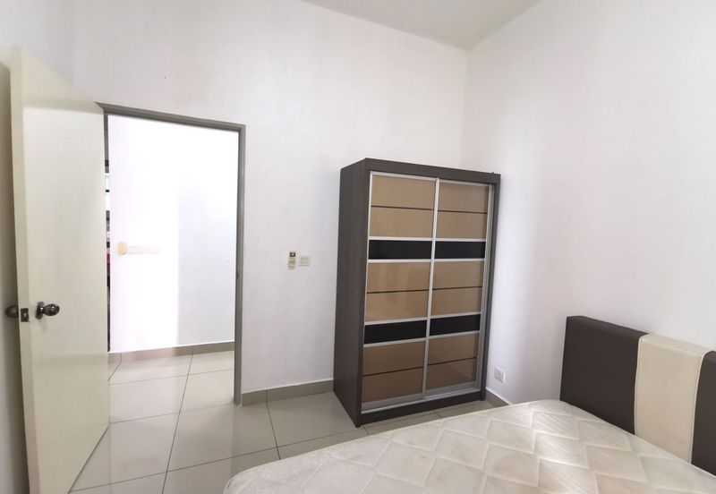 Dedaun Hijau (Greenfield Regency)