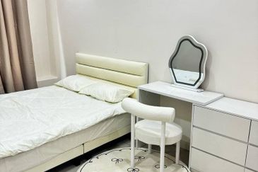 Dedaun Hijau (Greenfield Regency)