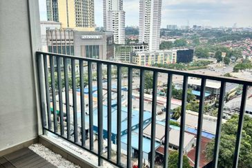 Dedaun Hijau (Greenfield Regency)