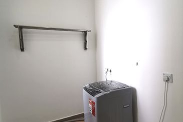 D'Summit Residences @ Kempas Utama