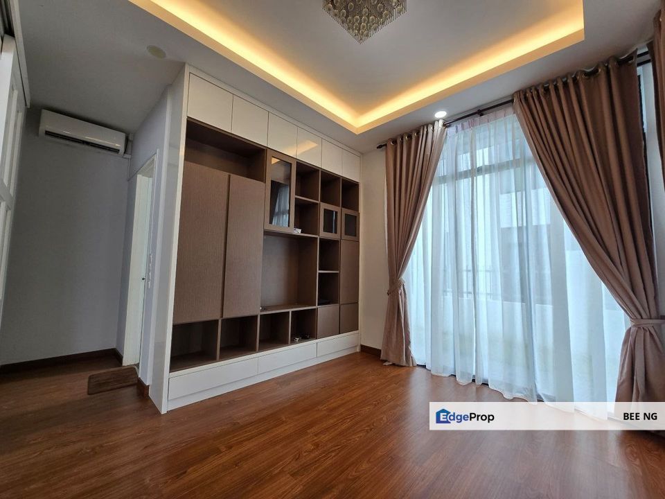 Eco Tropics @ Rainforest Rosewood Tmn Kota Masai 2 storey cluster good condition for sale , Johor, Masai