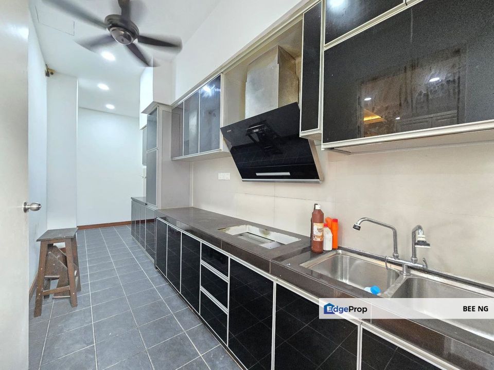 Eco Tropics @ Rainforest Rosewood Tmn Kota Masai 2 storey cluster good condition for sale , Johor, Masai