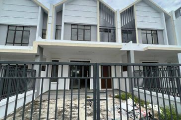 Hazel @ Meridin East