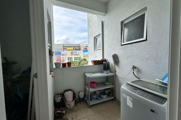 Dedaun Hijau (Greenfield Regency)