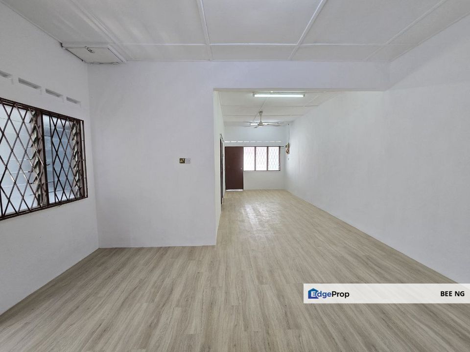 Taman Universiti @ Jalan Penyiaran Single storey full loan for sale, Johor, Skudai