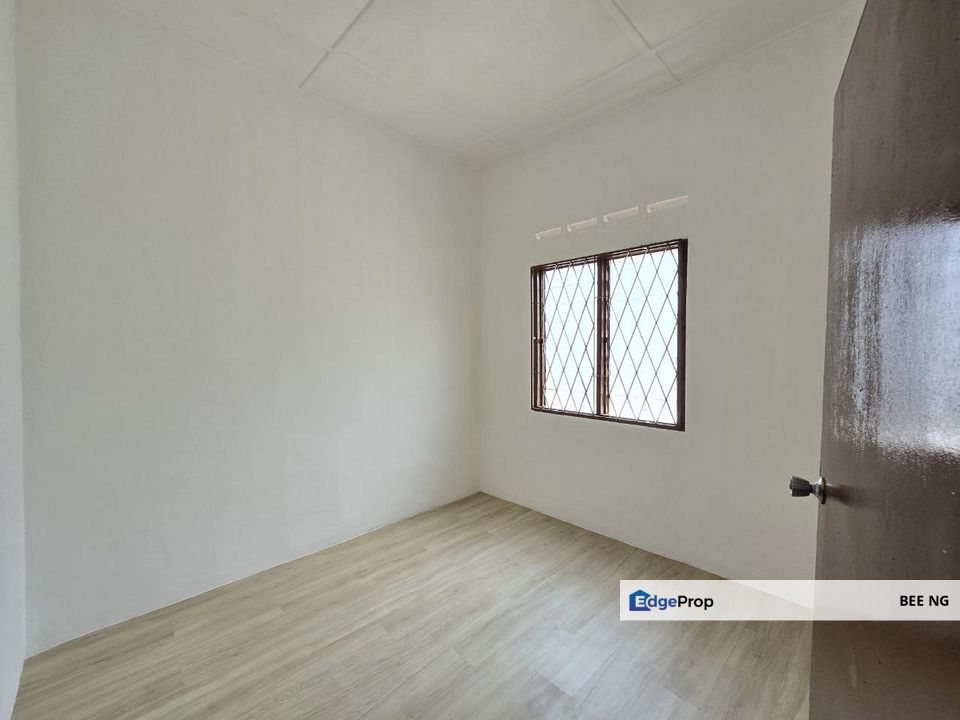 Taman Universiti @ Jalan Penyiaran Single storey full loan for sale, Johor, Skudai