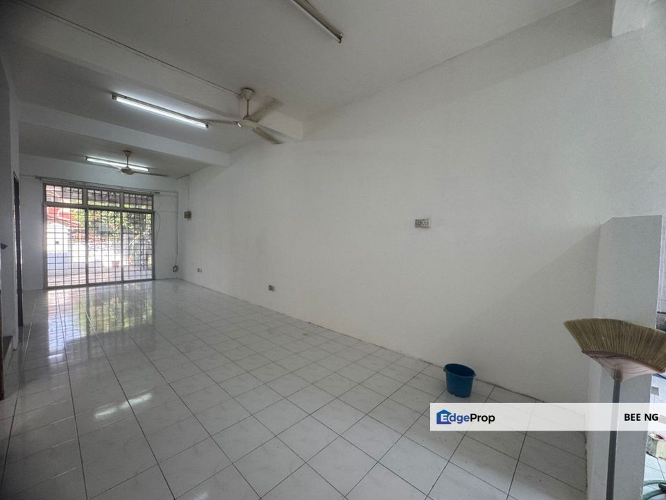 Taman Putri Kulai 2 storey terrace 22x70 Full Low cheaper ❗❗, Johor, Kulai