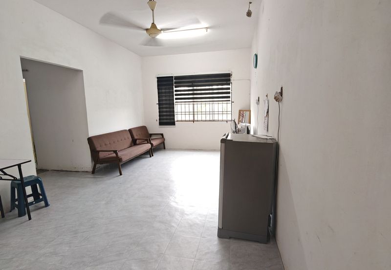 Taman Pulai Utama Flat