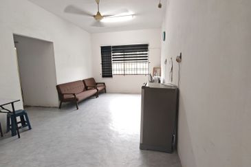 Taman Pulai Utama Flat