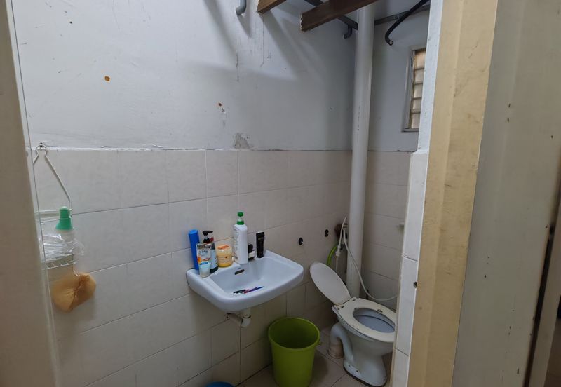 Taman Pulai Utama Flat