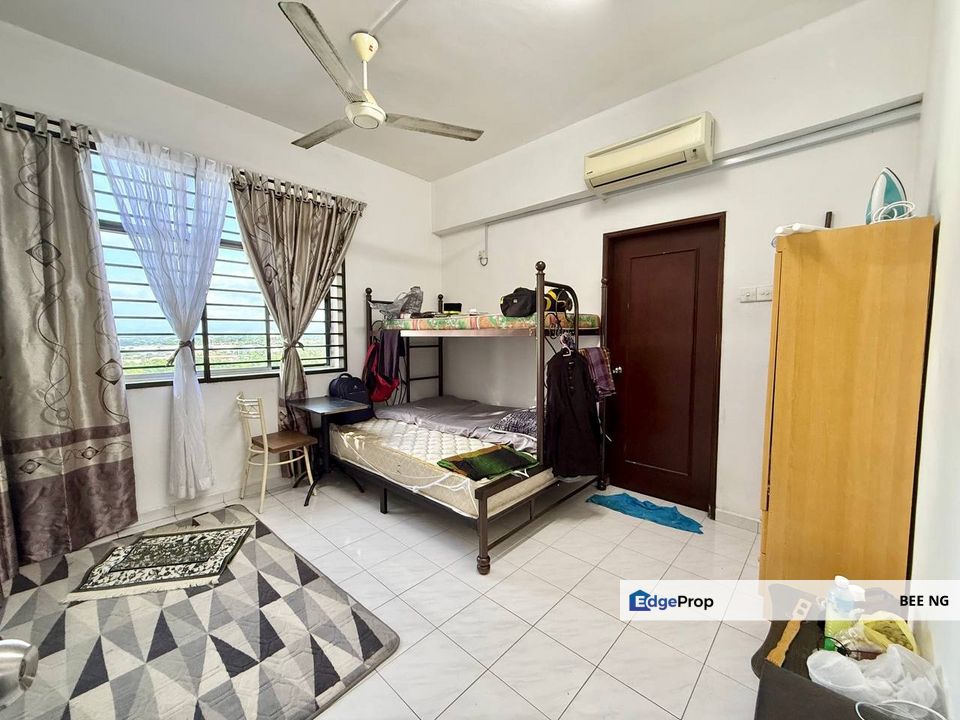 Mewah View Luxurious Apartment @ Skudai Paradigm mall 3+1bed full loan, Johor, Johor Bahru