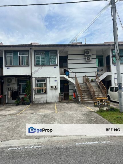Taman Scientex Senai Townhouse upper floor 3bed full loan for sale , Johor, Senai