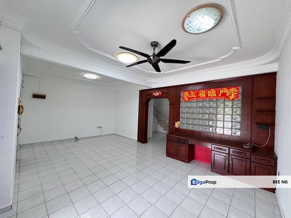 Taman Putri Kulai 2 storey terrace Unblock Renovated Full Tile Full Loan , Johor, Kulai