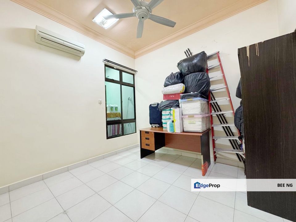 Taman Sutera Utama 2.5 storey terrace 22x85 Renovate Cheapest , Johor, Skudai