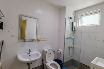 Seasons Luxury Apartments @ Amara Larkin