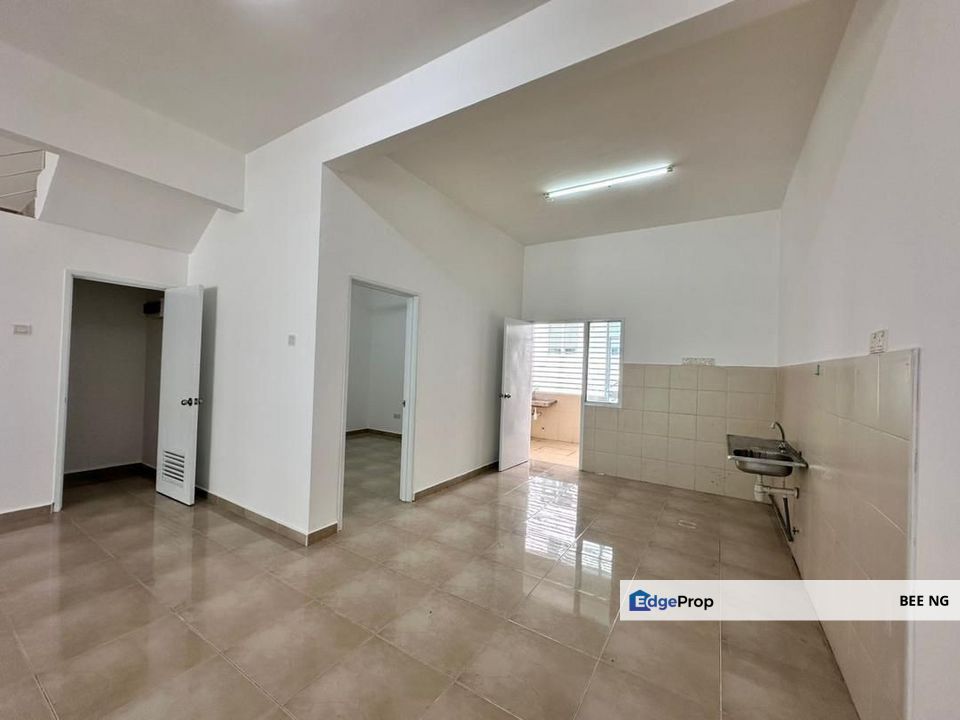 Taman Nusa Sentral 2 storey 22x70 Unblock View , Johor, 