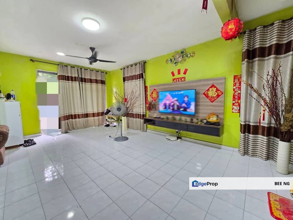 Taman Megah Ria Masai 1.5 storey Semi D 35x70 for sale , Johor, Masai