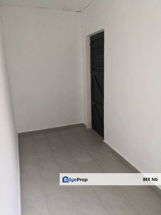 Taman Ungku Tun Aminah 1 storey terrace good condition nego , Johor, Skudai