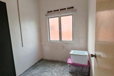 Taman Pulai Utama Flat