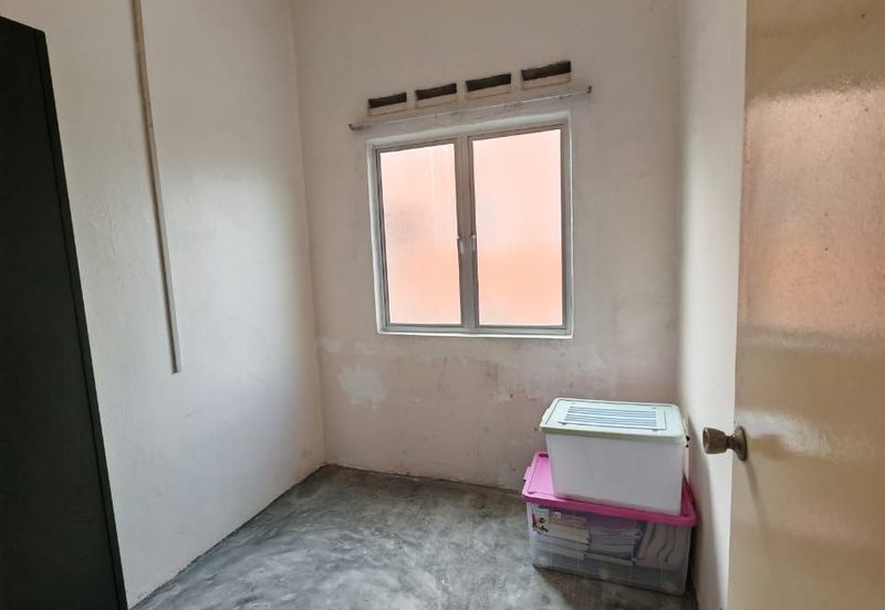 Taman Pulai Utama Flat