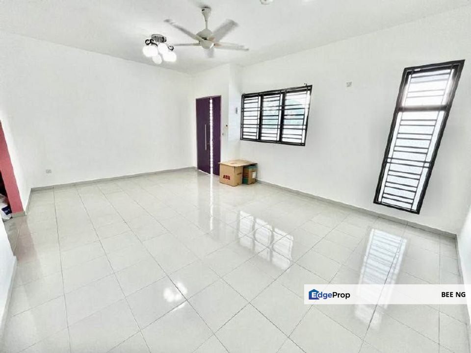 Bandar Putra Kulai @ Jalan Enggang 2 Storey Terrace Tiptop condition Super Value Negotiable , Johor, Kulai