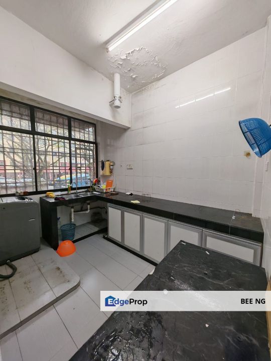 Taman Pulai Utama Flat 1st floor renovate for rent , Johor, Skudai