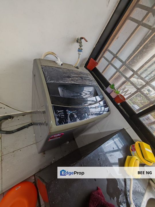 Taman Pulai Utama Flat 1st floor renovate for rent , Johor, Skudai