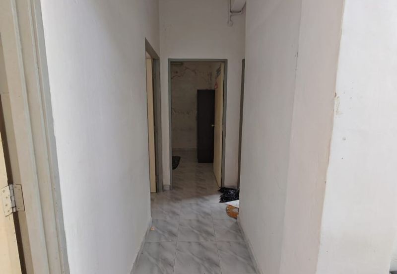 Taman Pulai Utama Flat