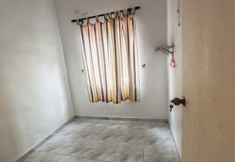 Taman Pulai Utama Flat