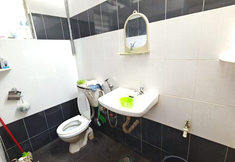 Taman Pulai Utama Flat