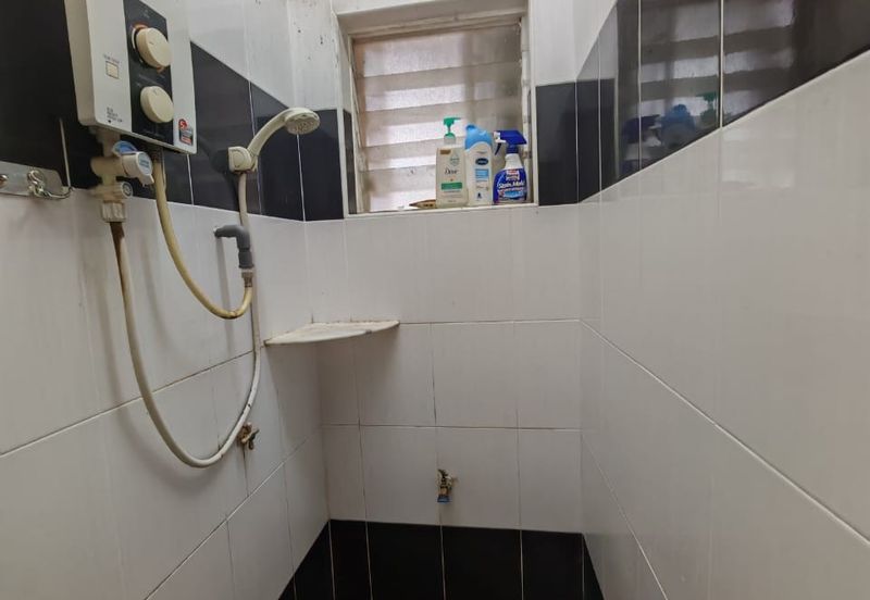 Taman Pulai Utama Flat