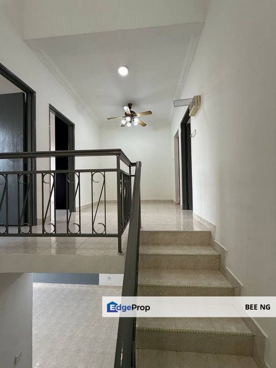 Nusa Villa Townhouse @ Nusa Bestari Upper Unit Extra Large 4bed below market price , Johor, Nusajaya