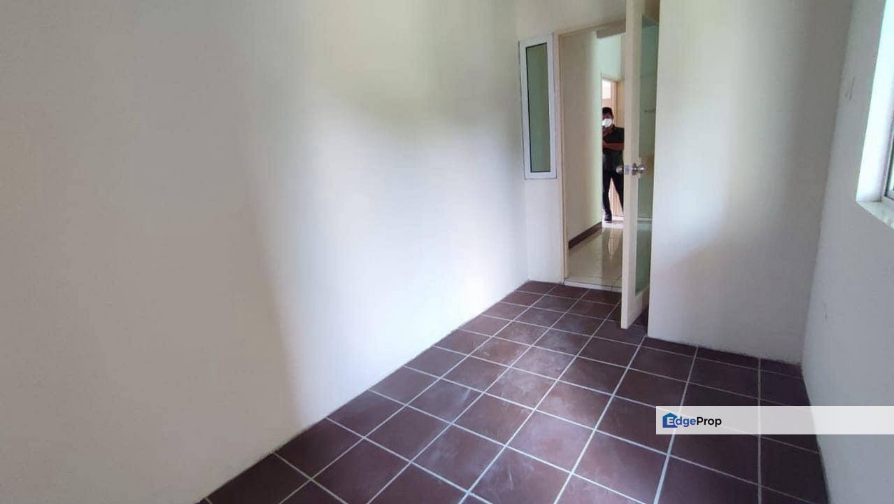 Larkin Residence 2 / Larkin / 3bedroom / townhouse / super value / full loan , Johor, Johor Bahru