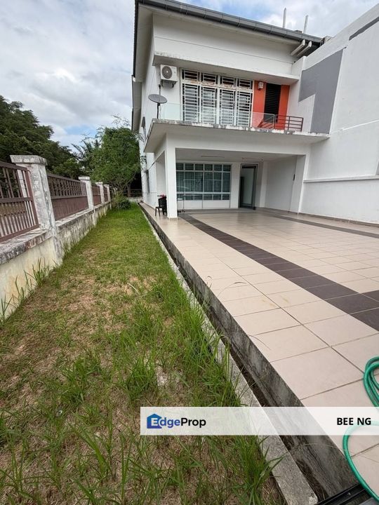 Bandar Uda Utama End Lot 2 Storey Terrace 22x75 end lot with land - for sale , Johor, Skudai