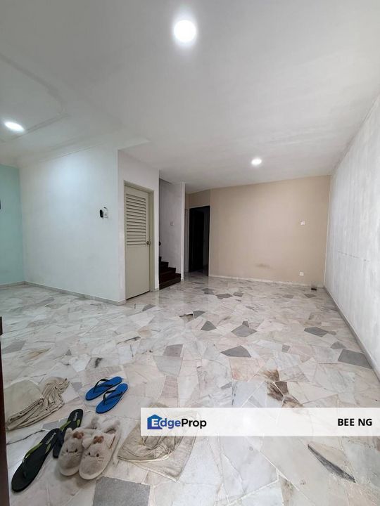Skudai Baru Jalan Hang Tuah 2 storey terrace 22x70 good condition for sale , Johor, Skudai
