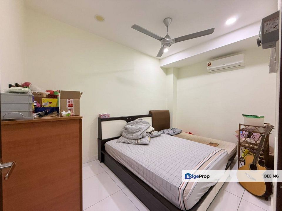 Nusantara Prima @ Ge;ang Patah / 2 storey terrace 24x70 / Good condition / unblock / cheapest market price , Johor, Gelang Patah