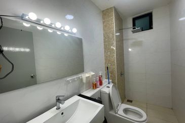 D'Summit Residences @ Kempas Utama